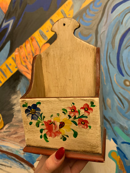 Floral wooden wall holder