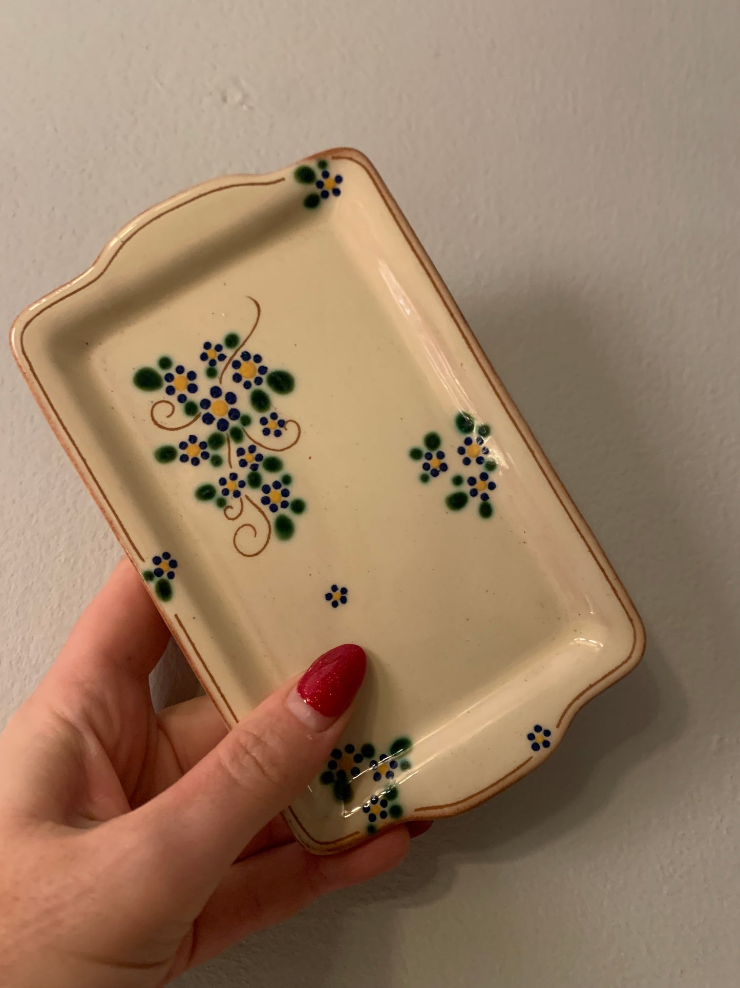 Sweet trinket dish