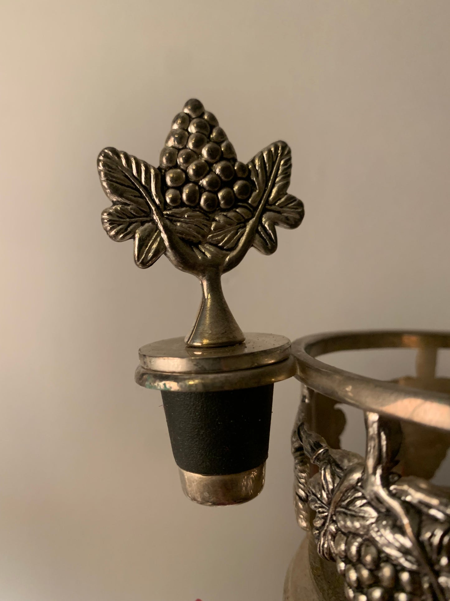 Wine holder with stopper