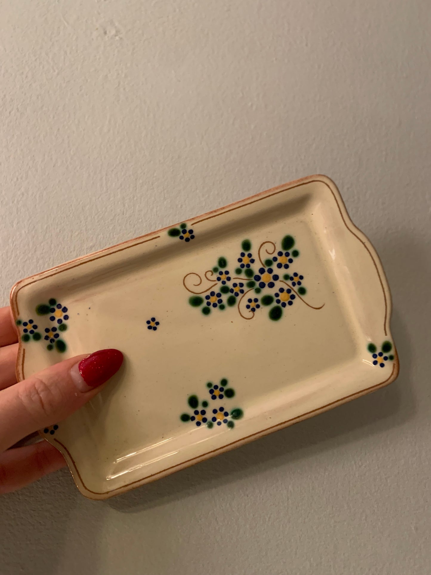 Sweet trinket dish