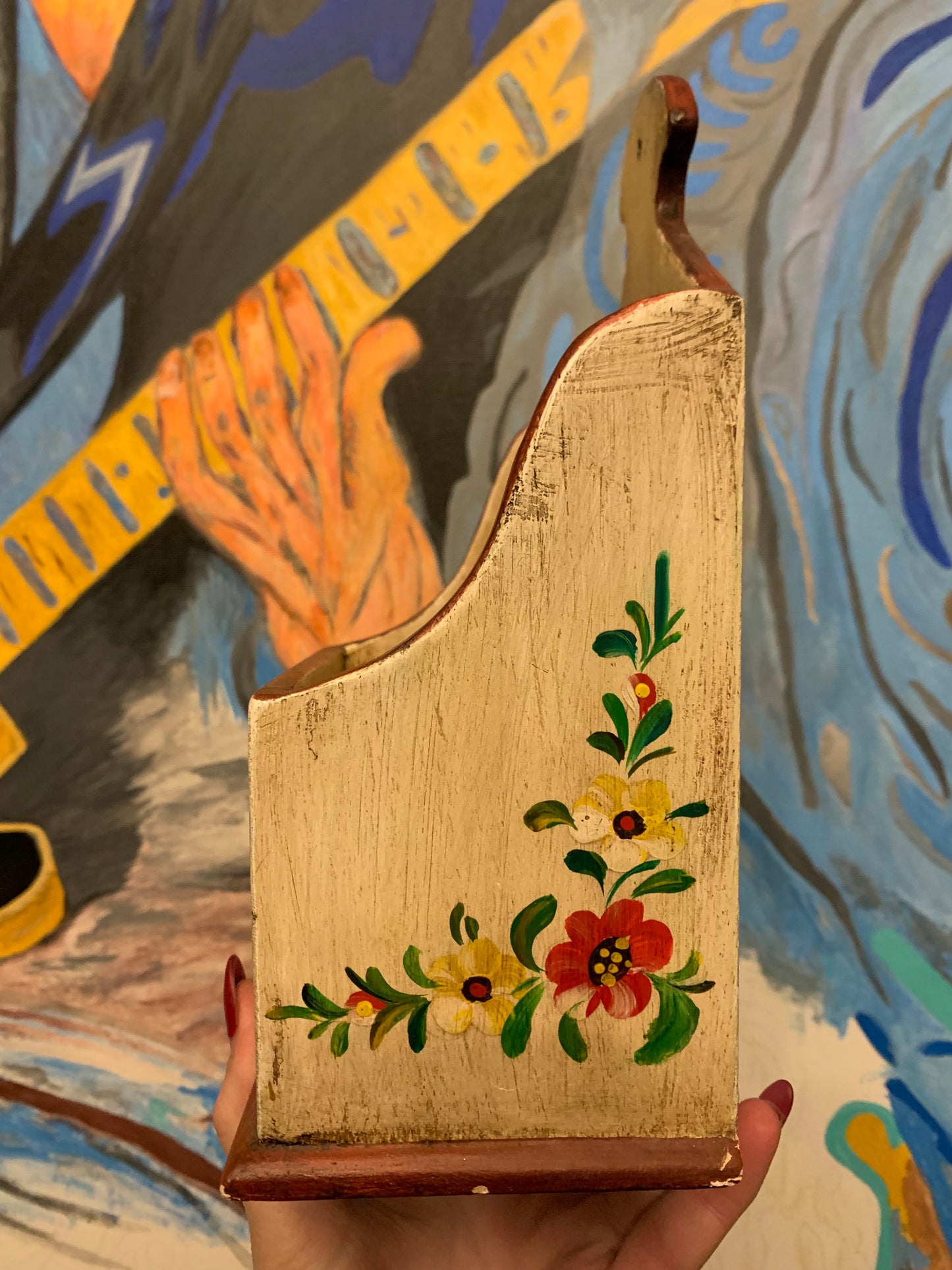 Floral wooden wall holder