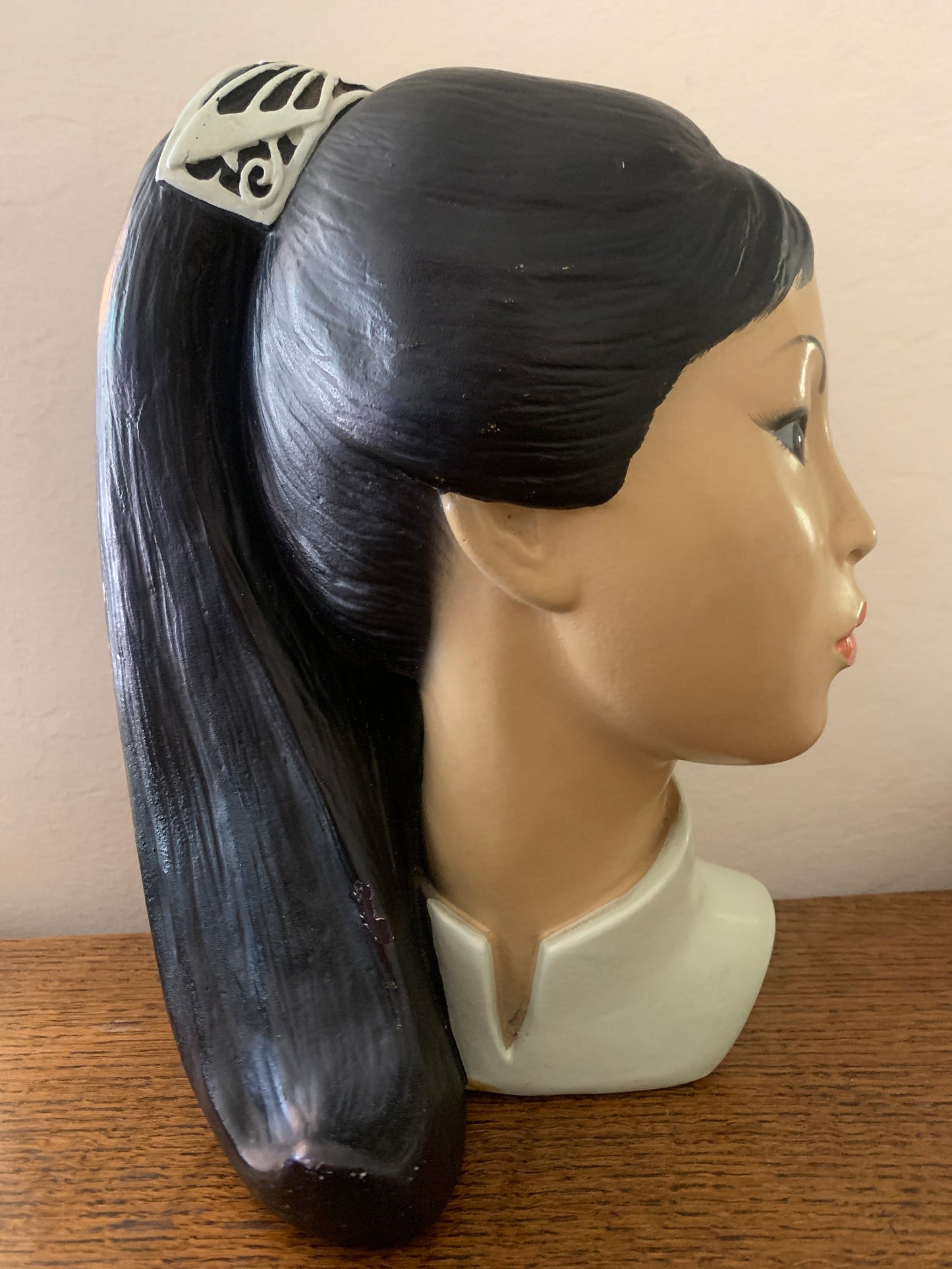 Stunning 1960s lady bust