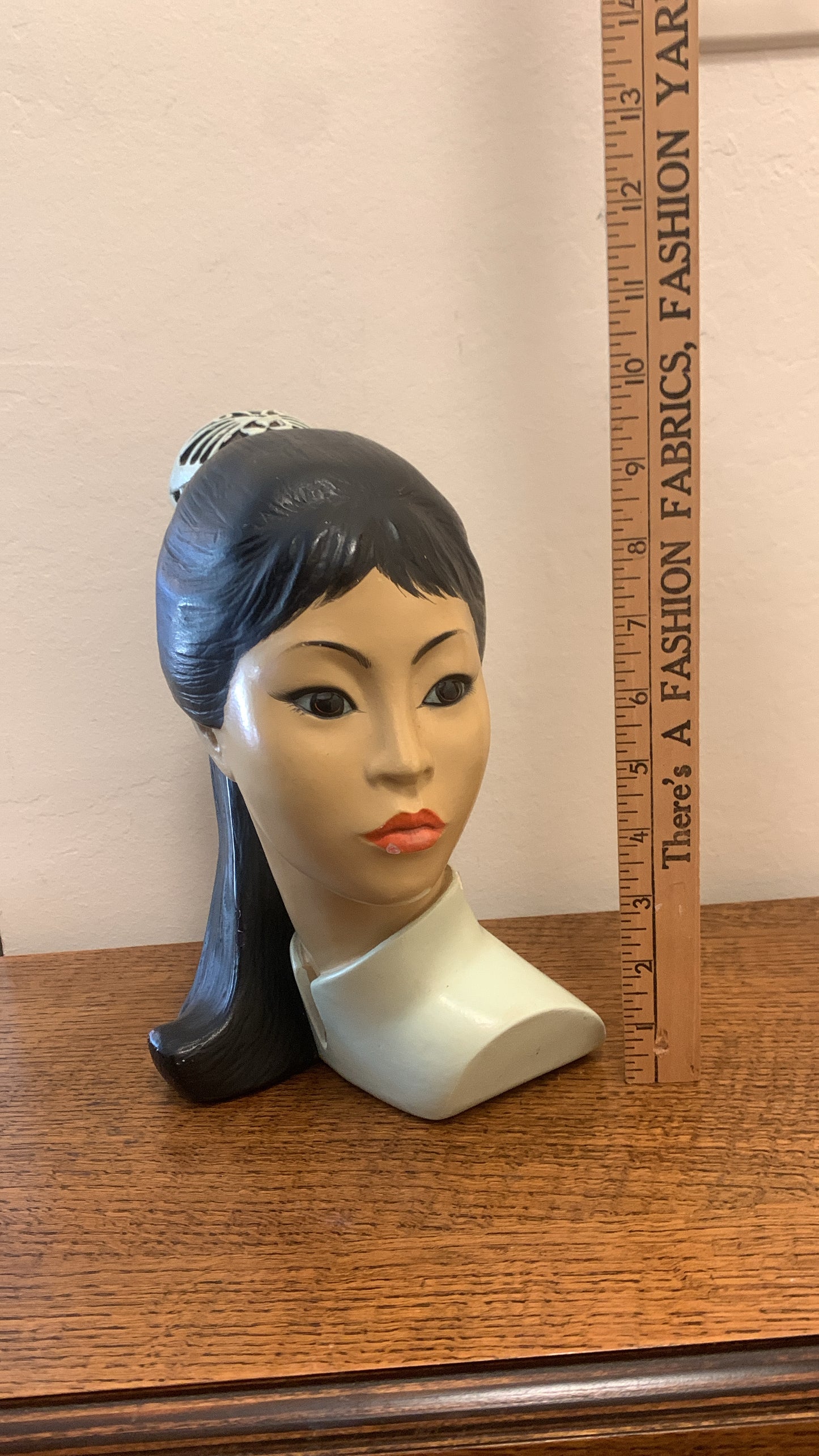 Stunning 1960s lady bust