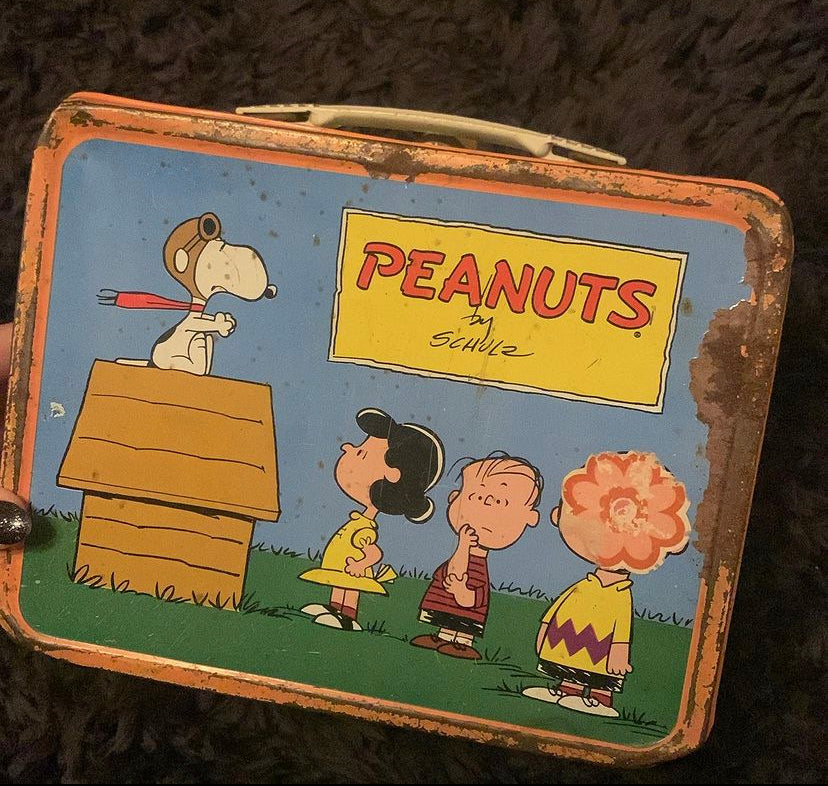 Vintage Peanuts lunch box for display - Rare Snoopy